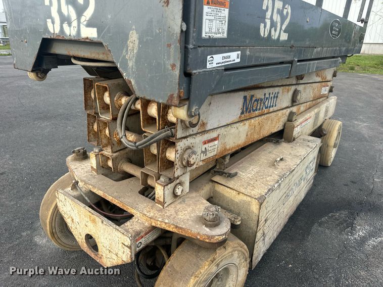 image for item EN4506 1997 Marklift CH20NEP scissor lift