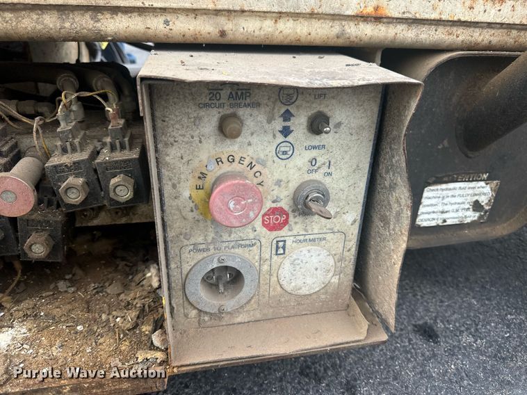 image for item EN4506 1997 Marklift CH20NEP scissor lift