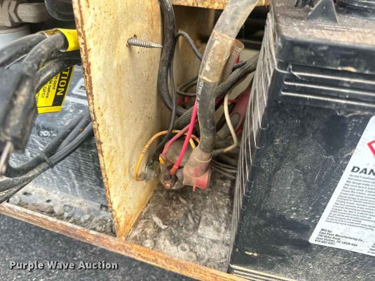 image for item EN4506 1997 Marklift CH20NEP scissor lift