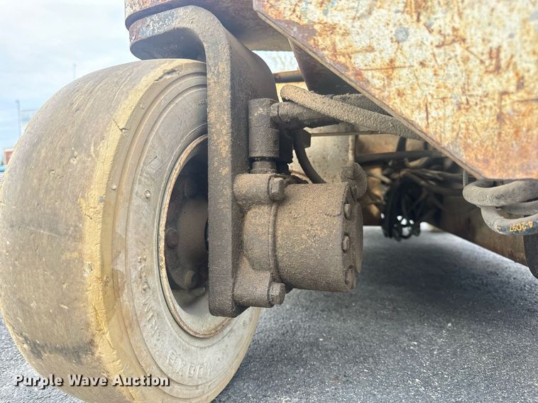 image for item EN4506 1997 Marklift CH20NEP scissor lift