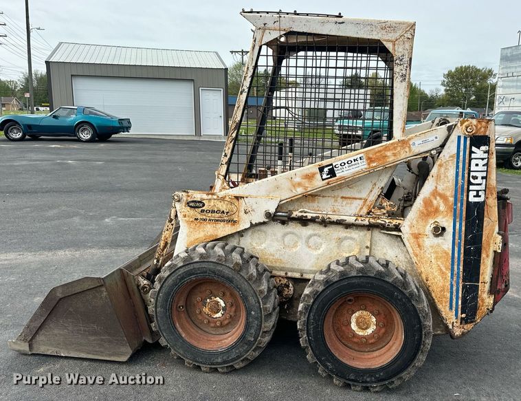image for item EN4511 Bobcat M-700 skid steer loader