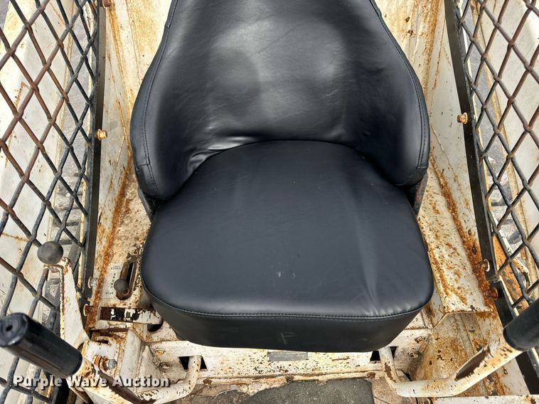 image for item EN4511 Bobcat M-700 skid steer loader