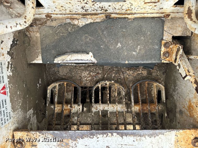 image for item EN4511 Bobcat M-700 skid steer loader