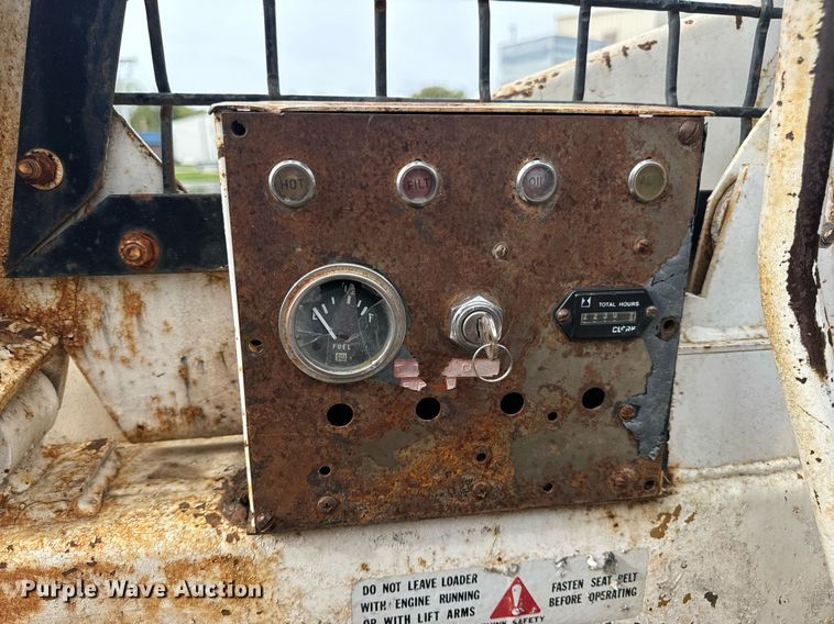 image for item EN4511 Bobcat M-700 skid steer loader