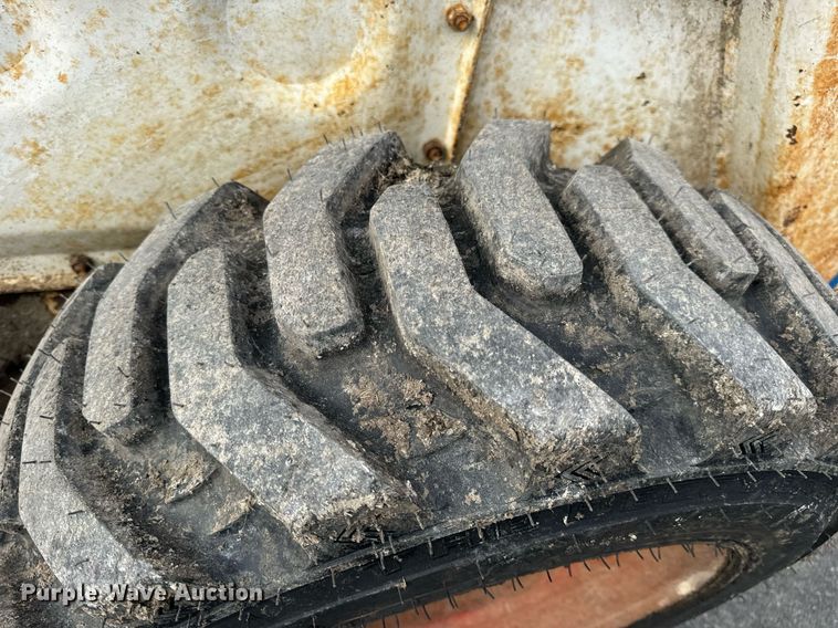 image for item EN4511 Bobcat M-700 skid steer loader