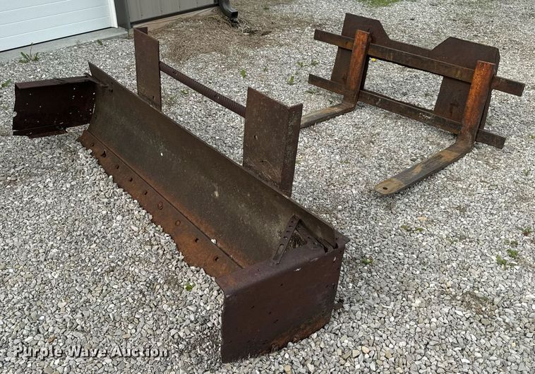 image for item EN4511 Bobcat M-700 skid steer loader