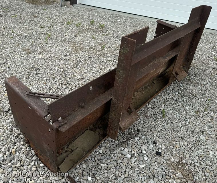 image for item EN4511 Bobcat M-700 skid steer loader