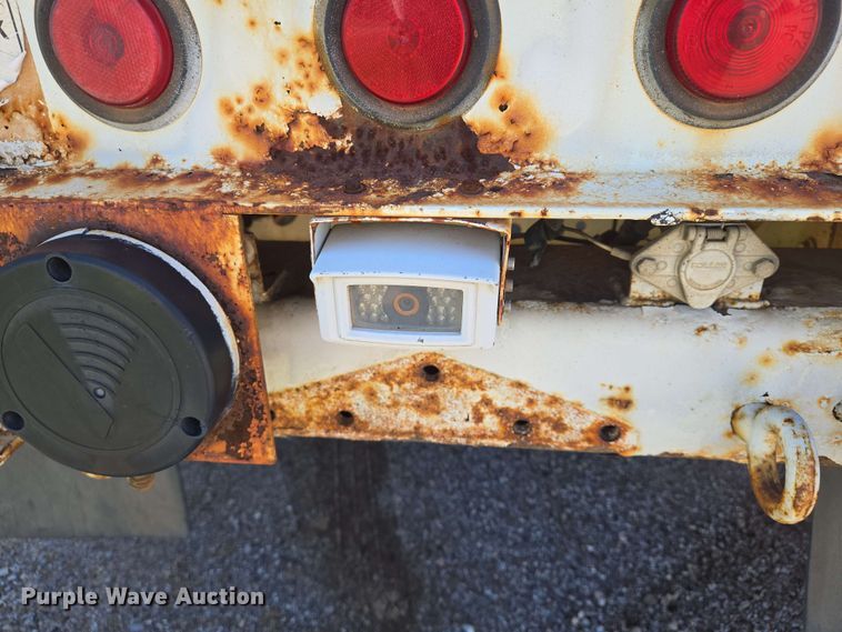 image for item EN8554 2004 International  4300 bucket truck