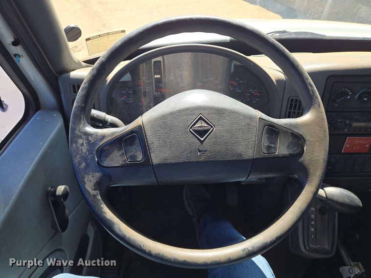 image for item EN8554 2004 International  4300 bucket truck