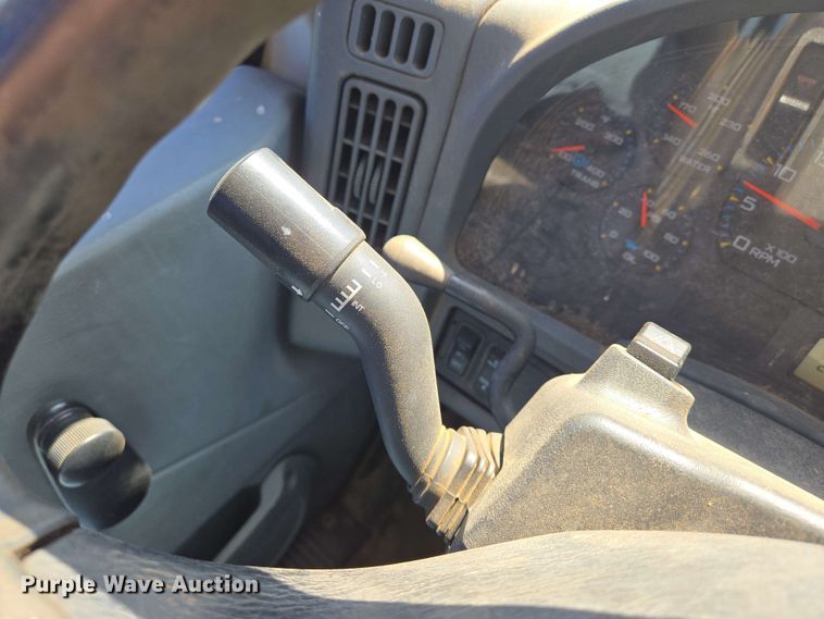 image for item EN8554 2004 International  4300 bucket truck