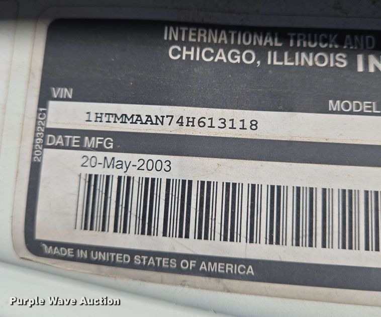 image for item EN8554 2004 International  4300 bucket truck