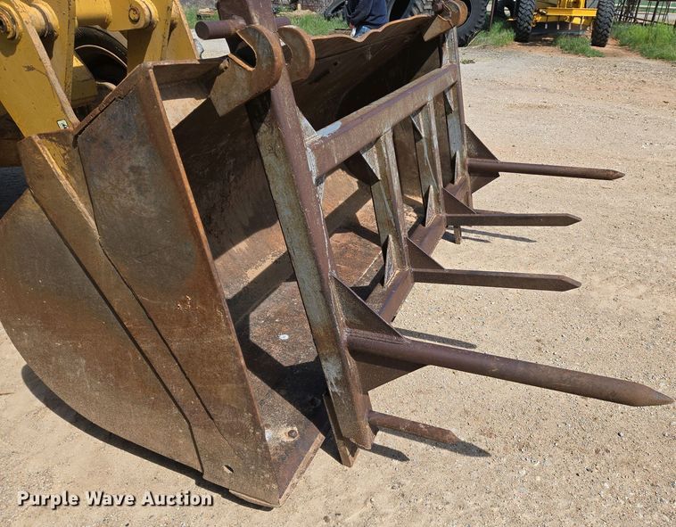 image for item EN8922 1988 Fiat-Allis FR10B wheel loader