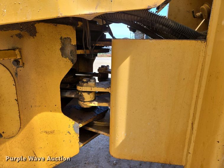 image for item EN8922 1988 Fiat-Allis FR10B wheel loader