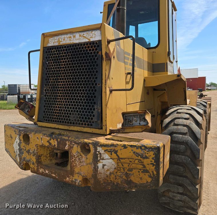 image for item EN8922 1988 Fiat-Allis FR10B wheel loader