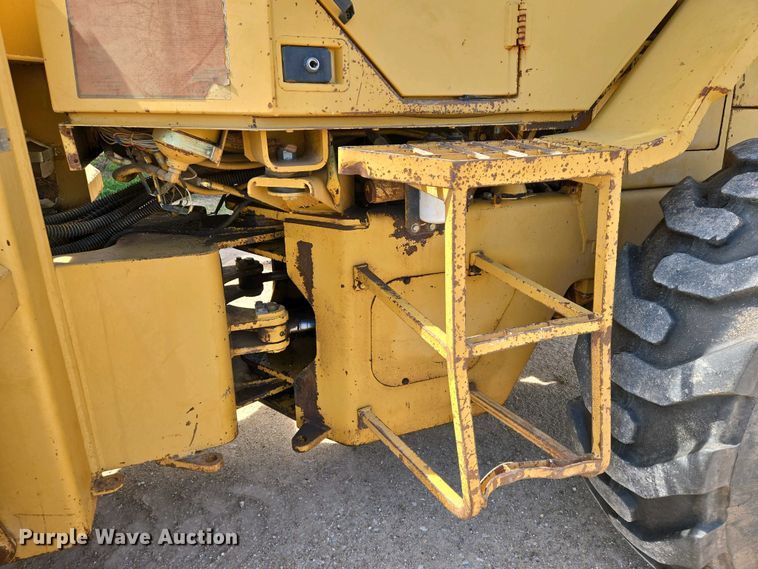 image for item EN8922 1988 Fiat-Allis FR10B wheel loader