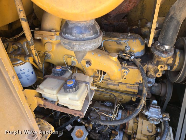 image for item EN8922 1988 Fiat-Allis FR10B wheel loader