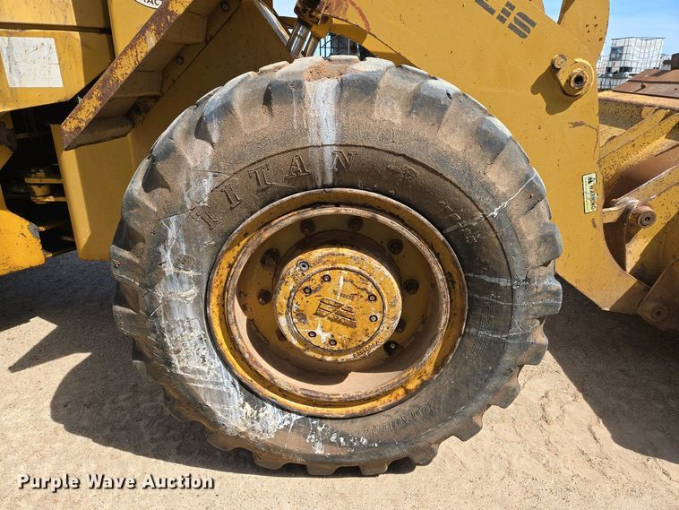image for item EN8922 1988 Fiat-Allis FR10B wheel loader