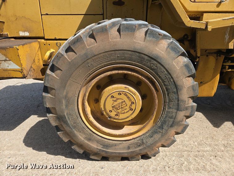 image for item EN8922 1988 Fiat-Allis FR10B wheel loader