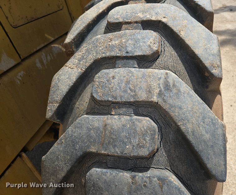 image for item EN8922 1988 Fiat-Allis FR10B wheel loader