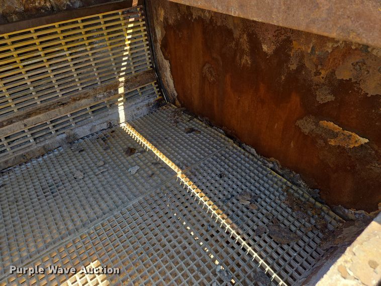 image for item EN8944 Custom Manufacturing dewatering roll-off container