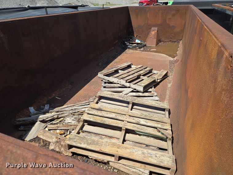 image for item EN8945 Roll-off container