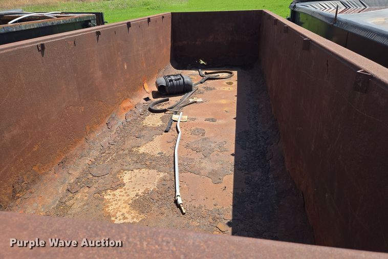 image for item EN8951 Roll-off container