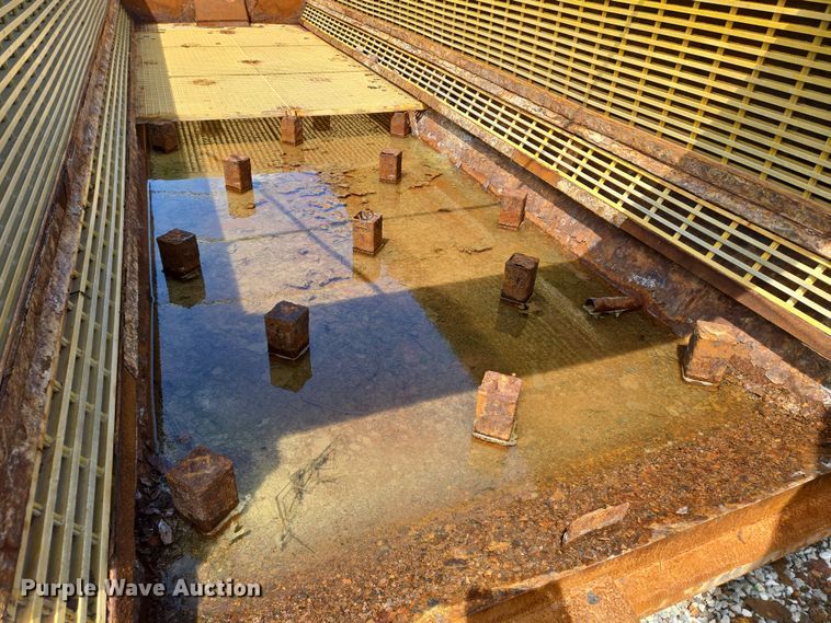 image for item EN8952 Custom Manufacturing dewatering roll-off container