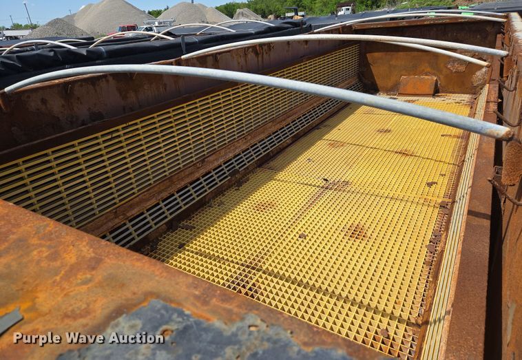 image for item EN8954 Custom Manufacturing dewatering roll-off container