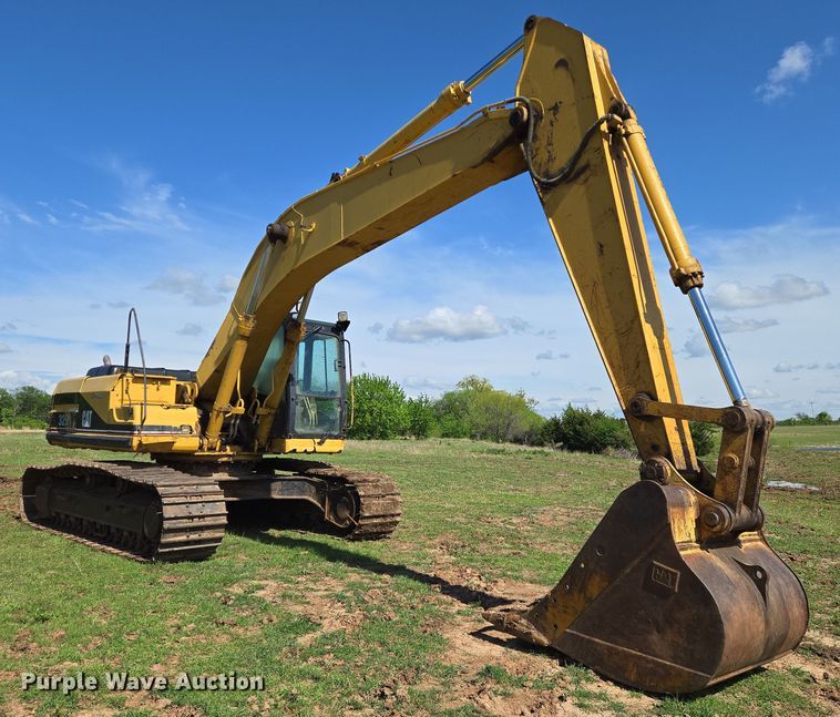image for item EN8956 2001 Caterpillar 325B L excavator