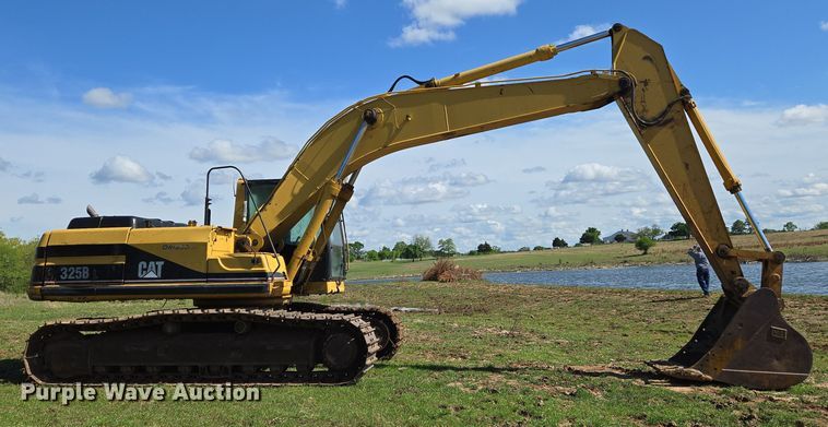 image for item EN8956 2001 Caterpillar 325B L excavator