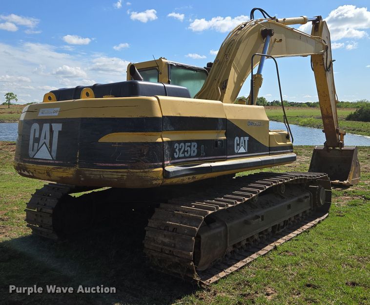 image for item EN8956 2001 Caterpillar 325B L excavator