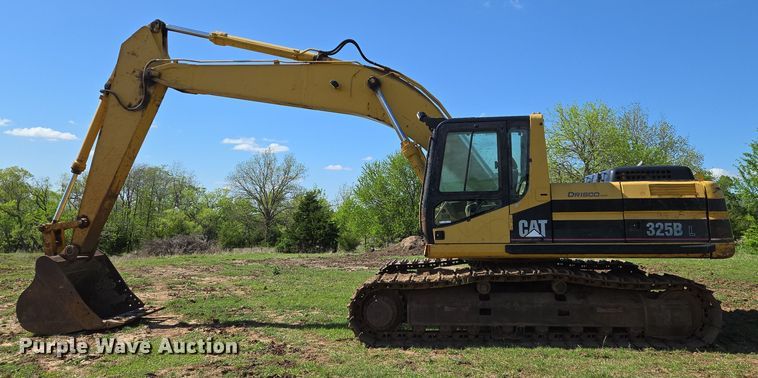 image for item EN8956 2001 Caterpillar 325B L excavator