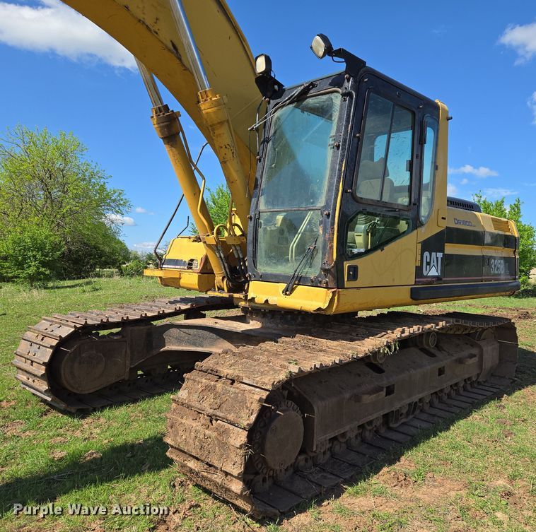 image for item EN8956 2001 Caterpillar 325B L excavator