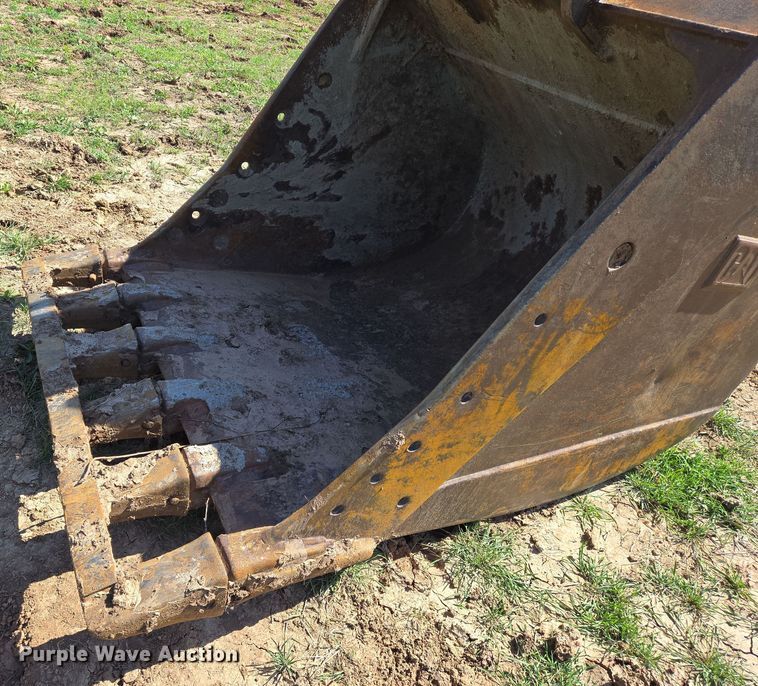 image for item EN8956 2001 Caterpillar 325B L excavator