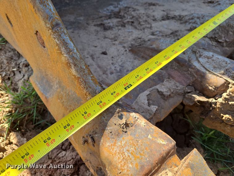 image for item EN8956 2001 Caterpillar 325B L excavator