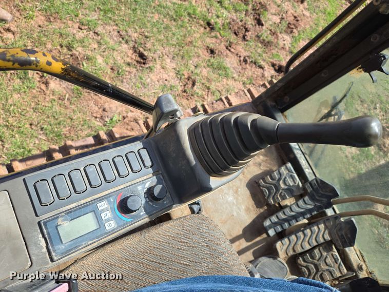 image for item EN8956 2001 Caterpillar 325B L excavator