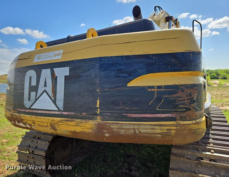 image for item EN8956 2001 Caterpillar 325B L excavator