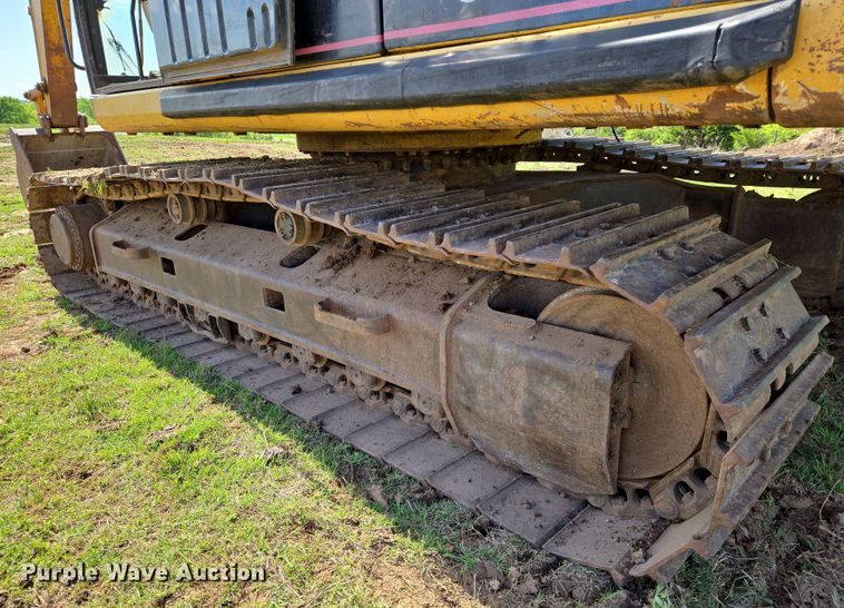 image for item EN8956 2001 Caterpillar 325B L excavator