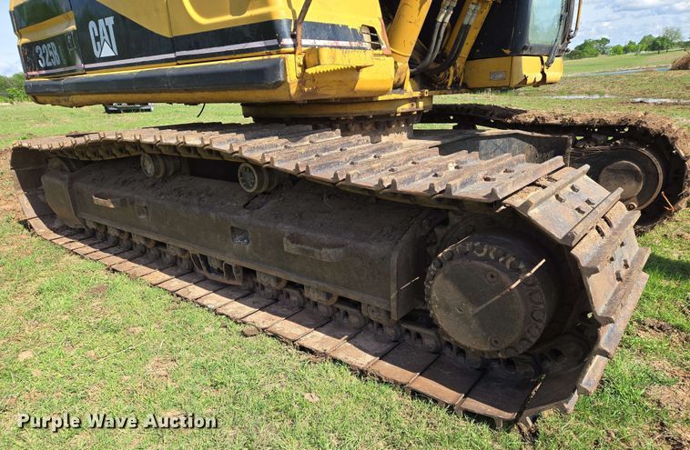 image for item EN8956 2001 Caterpillar 325B L excavator