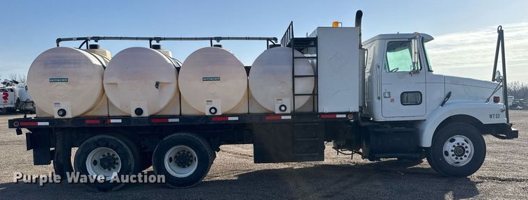 image for item EQ1281 1992 White-GMC WB water truck