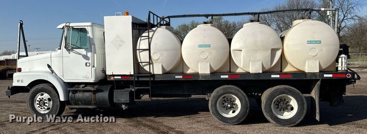 image for item EQ1281 1992 White-GMC WB water truck