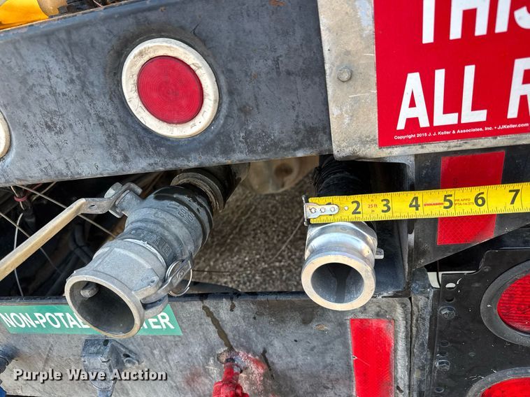 image for item EQ1281 1992 White-GMC WB water truck