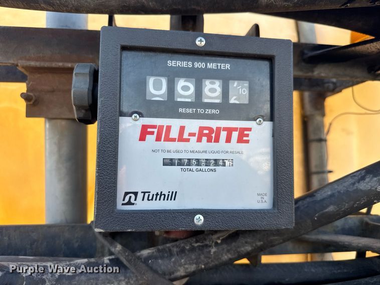 image for item EQ1281 1992 White-GMC WB water truck