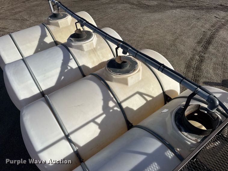 image for item EQ1281 1992 White-GMC WB water truck