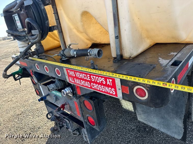 image for item EQ1281 1992 White-GMC WB water truck