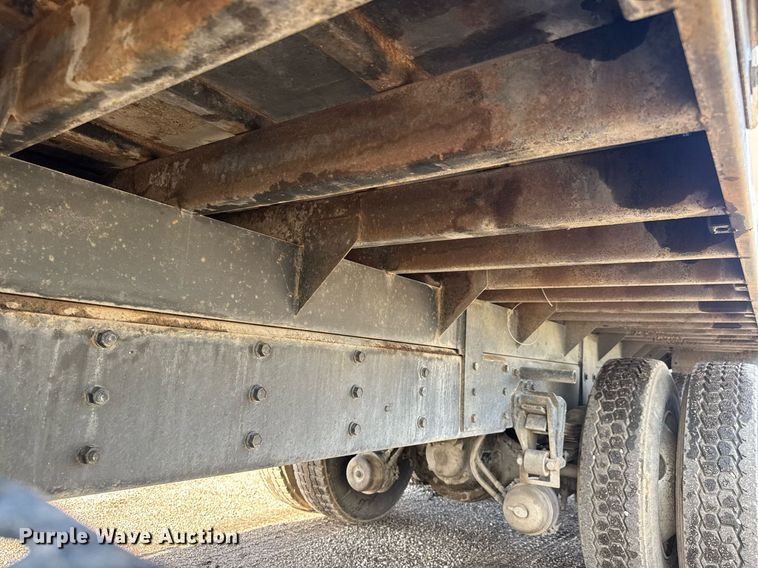 image for item EQ1281 1992 White-GMC WB water truck