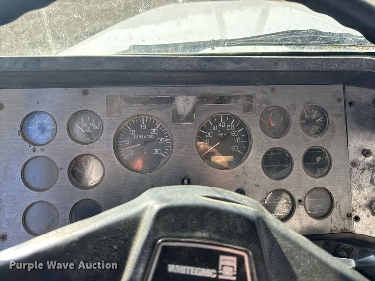 image for item EQ1281 1992 White-GMC WB water truck