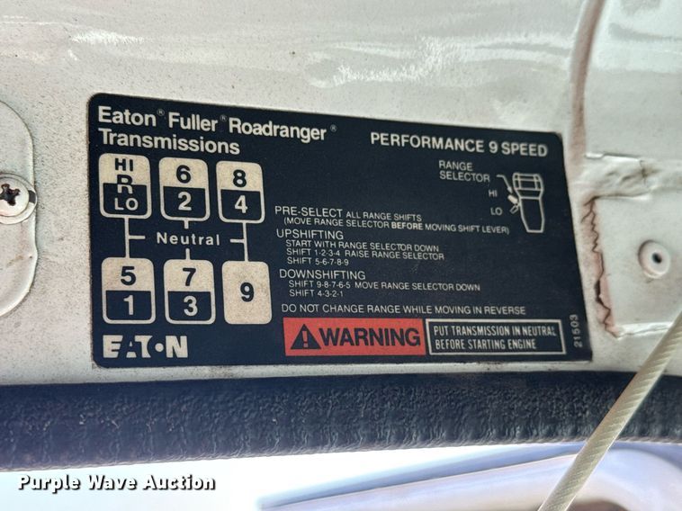 image for item EQ1281 1992 White-GMC WB water truck