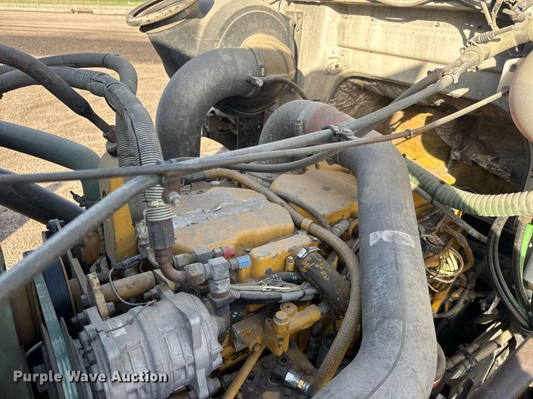 image for item EQ1281 1992 White-GMC WB water truck