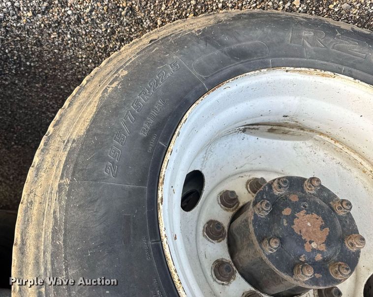 image for item EQ1281 1992 White-GMC WB water truck